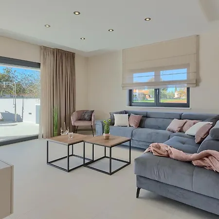 Holiday home Bella *