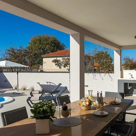 Bella Holiday home Pula