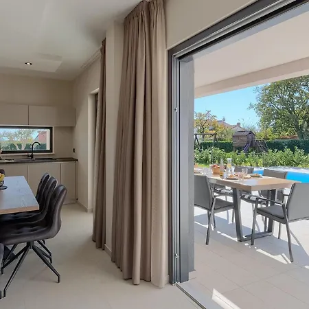 Holiday home Bella *