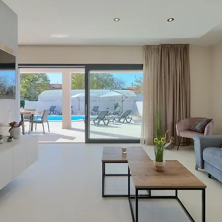 Holiday home Bella *