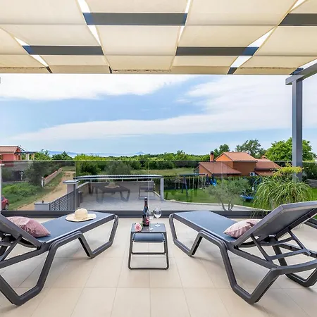 Будинок відпочинку Bella *