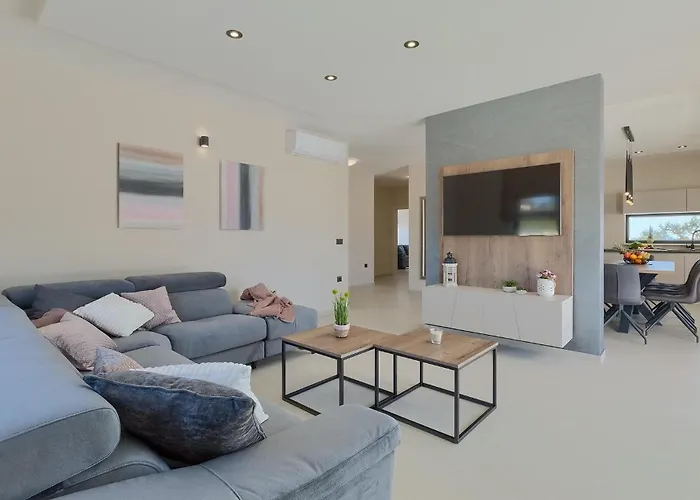 Будинок відпочинку Bella *