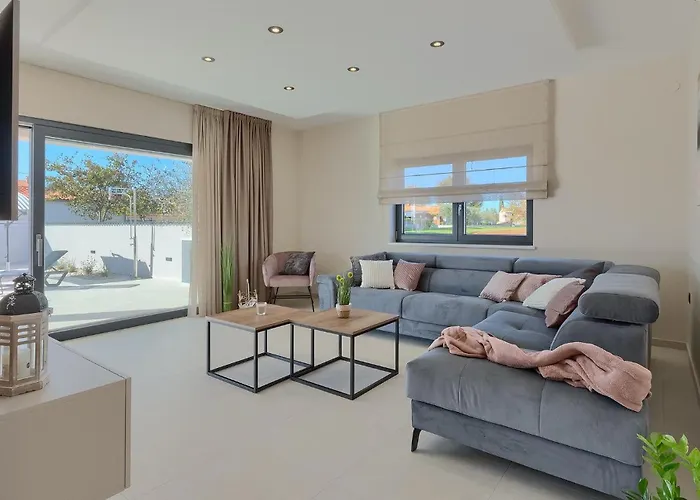 Будинок відпочинку Bella *