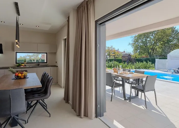 Holiday home Bella *